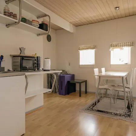 Four-bedroom Holiday In بيت للعطل