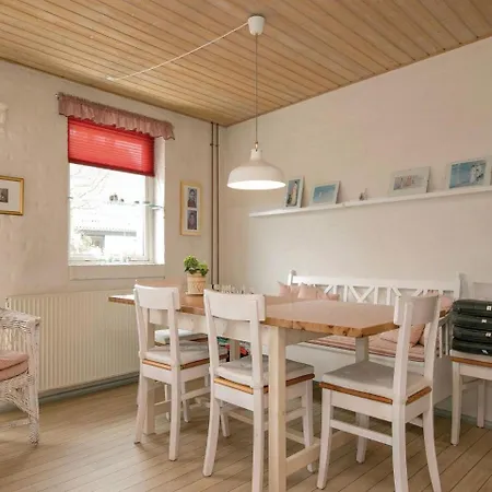 بيت للعطل Four-bedroom Holiday In *